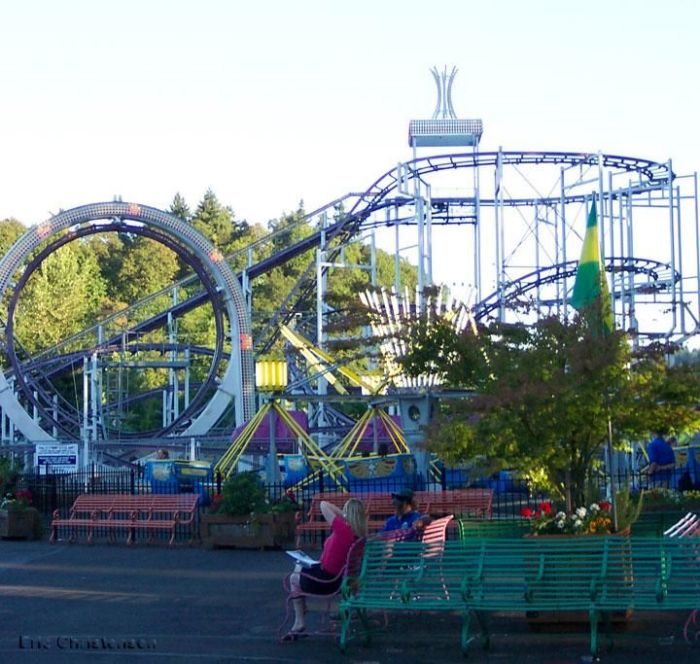 Oregon amusement park files lawsuit against ride manufacturer after it leaves guests hanging upside down