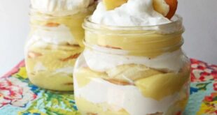 The 4-Ingredient Gooey Dessert You Can Bake With Leftover Bananas