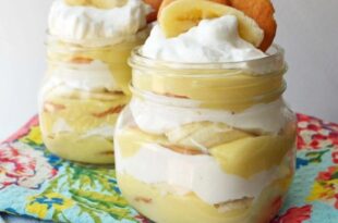The 4-Ingredient Gooey Dessert You Can Bake With Leftover Bananas