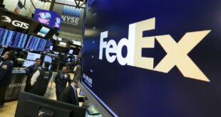 FedEx cuts full-year guidance, sending shares lower premarket