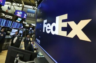 FedEx cuts full-year guidance, sending shares lower premarket