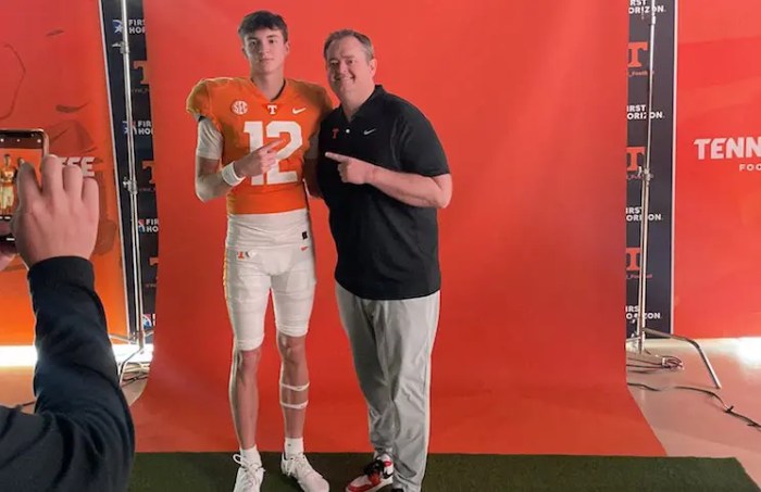 BA QB, Tennessee recruit George MacIntyre connects with Kesean Bowman for a 21-yard TD