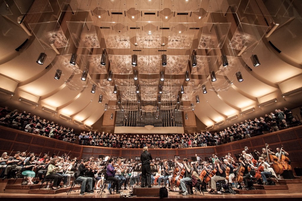 132 SF Symphony members go on strike 90 minutes before concert