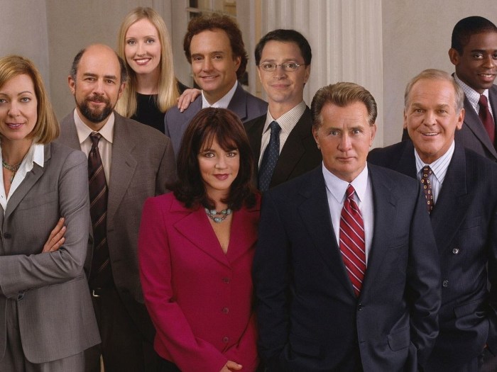 'The West Wing' cast visits the White House for a 25th anniversary party