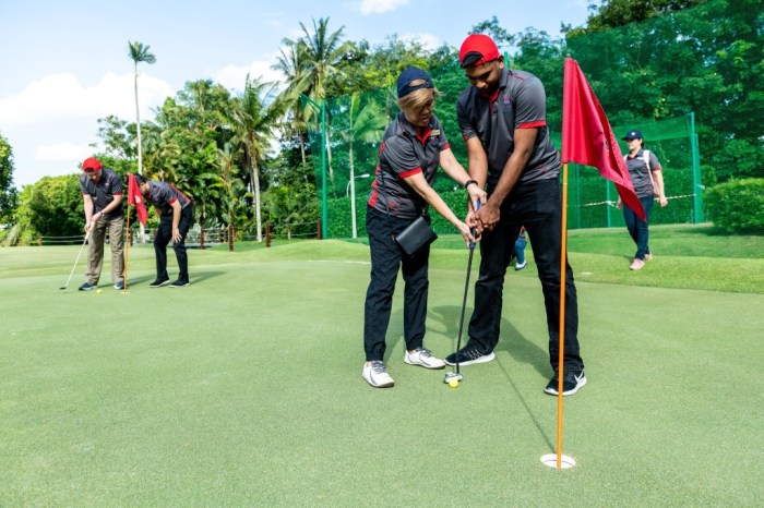Community playing golf, fundraising to help local child with special needs